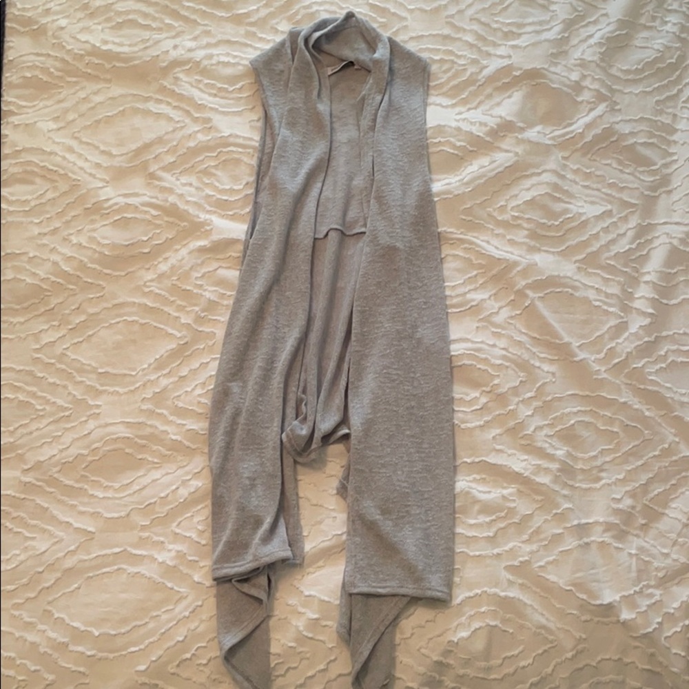 Gray draping open front sleeveless cardigan